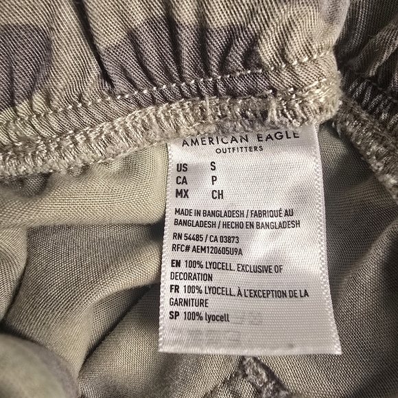 American Eagle Outfitters Stretch High-Waisted Baggy Cargo Joggers Camo Small - Picture 10 of 12